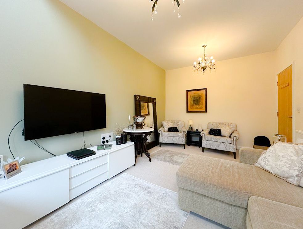 Property photo 2 of 18