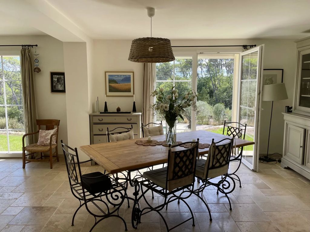 Property photo 2 of 30