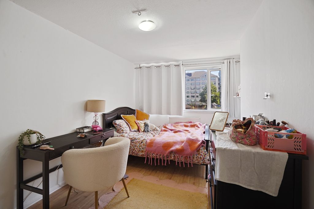 Property photo 3 of 8 Photo