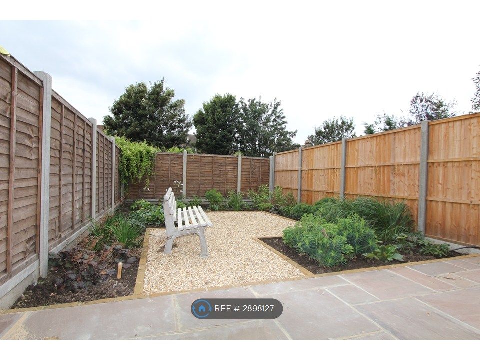 Property photo 3 of 17 Garden