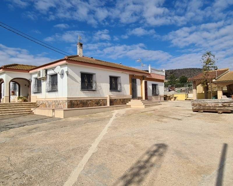Property photo 2 of 50