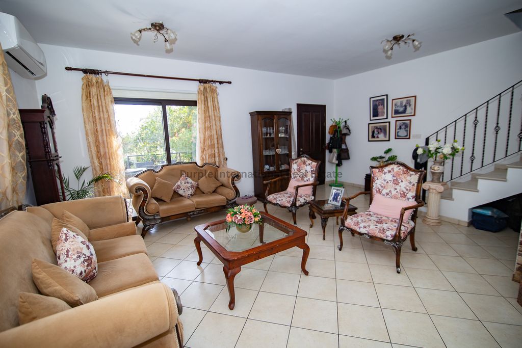 Property photo 2 of 30