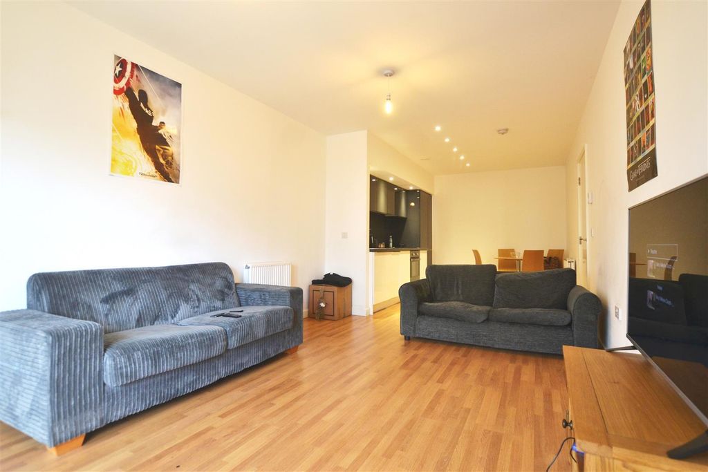 Property photo 3 of 6