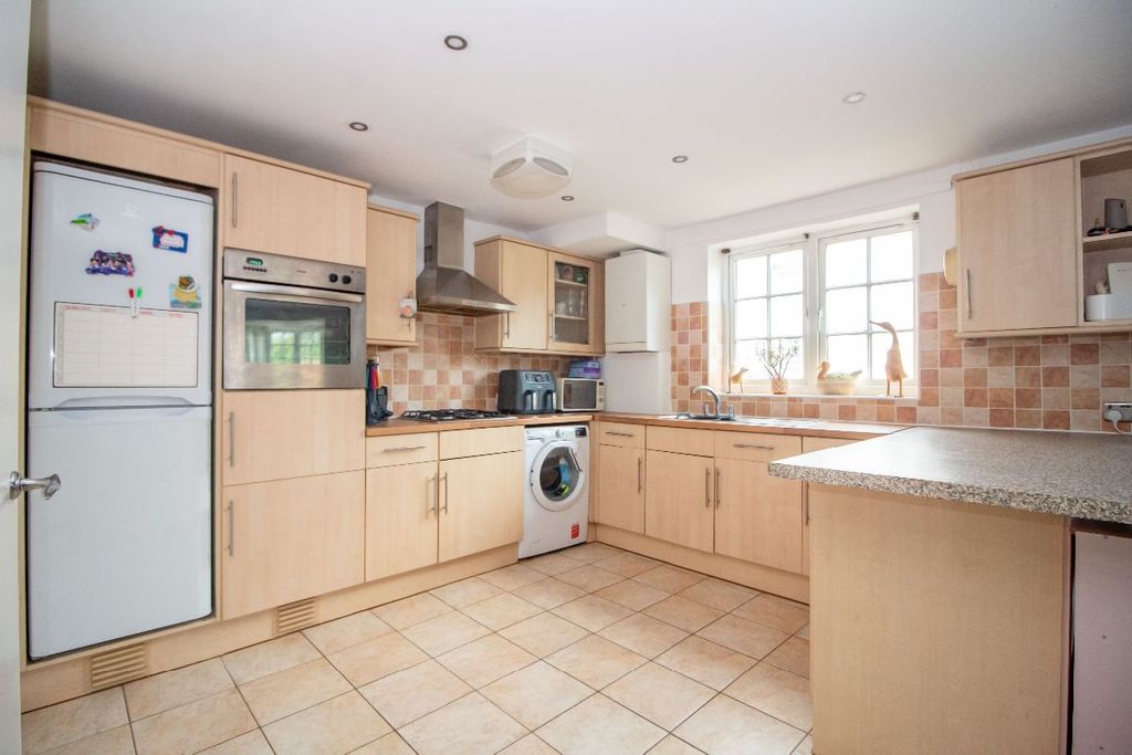 Property photo 3 of 14