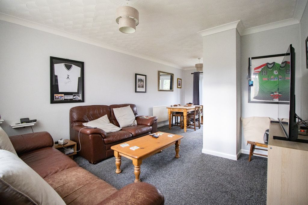 Property photo 2 of 18 4650003