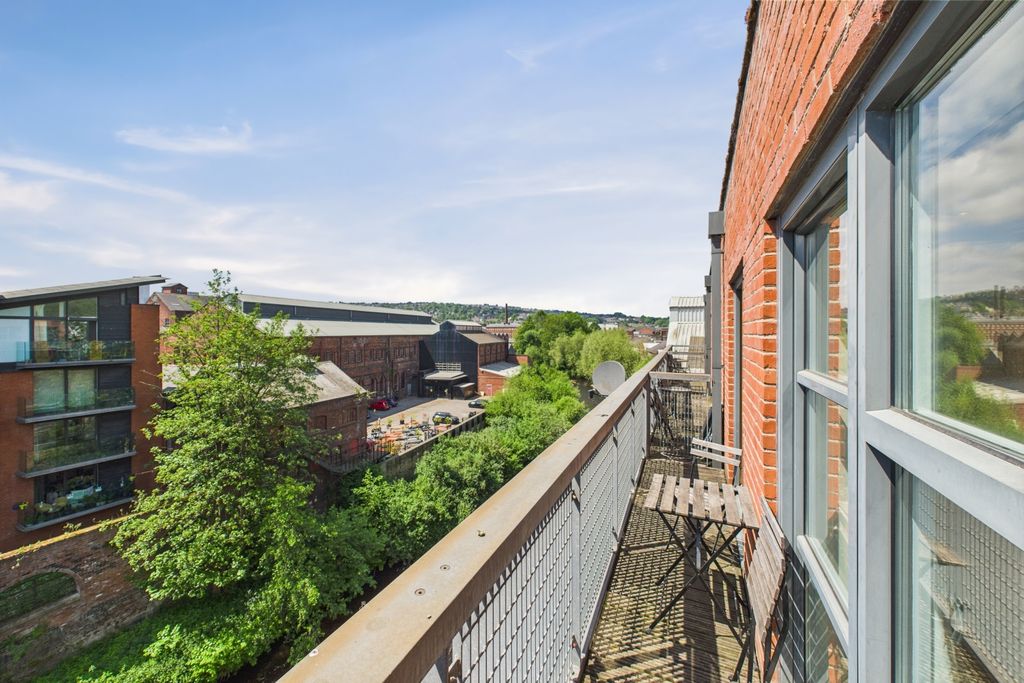 Property photo 1 of 12 Balcony
