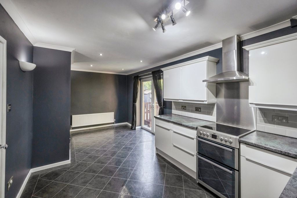 Property photo 3 of 14 Kitchen Diner