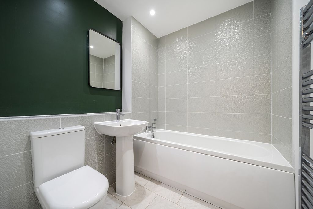 Property photo 2 of 20 1487394-11-6A468d...