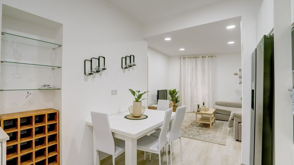 Property photo 3 of 17 <Alttext/>