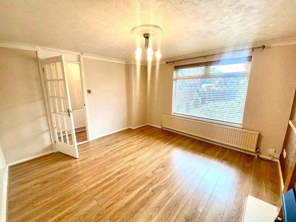 Property photo 2 of 14 Image