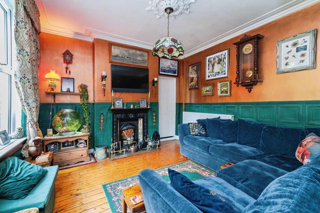 Property photo 3 of 16 Photo