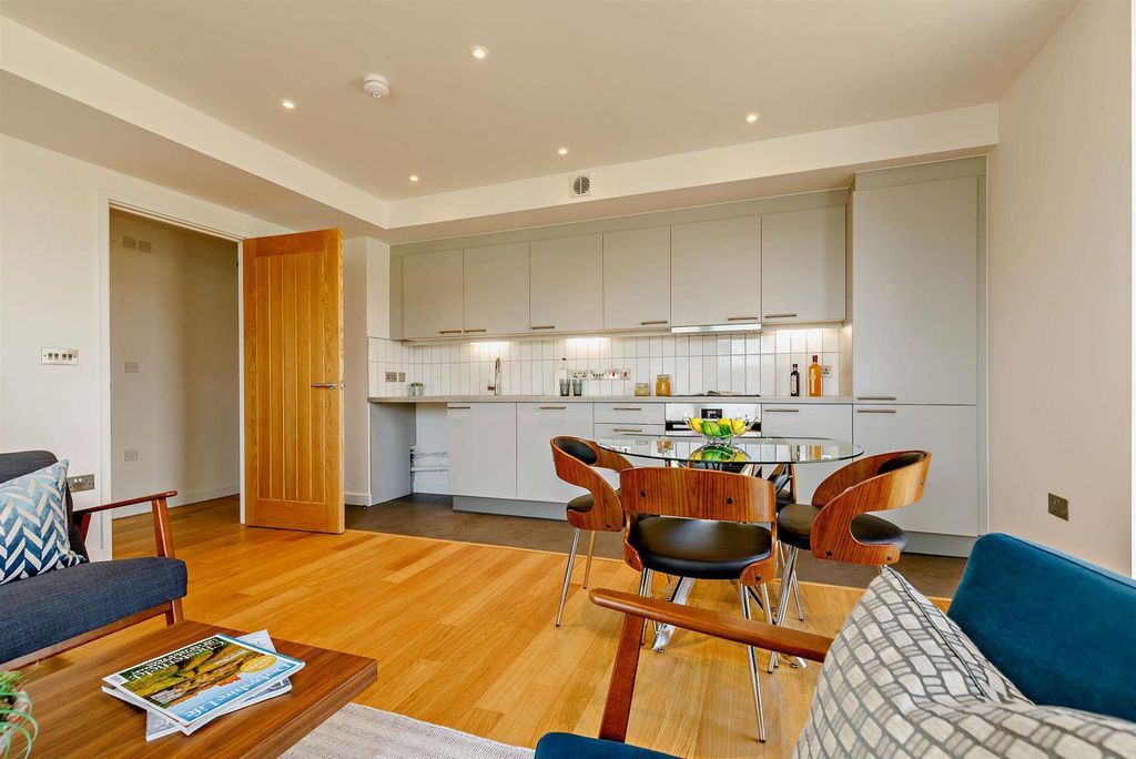 Property photo 2 of 9 7F4Nssnst0S_9Ayly4Am_Q.Jpg