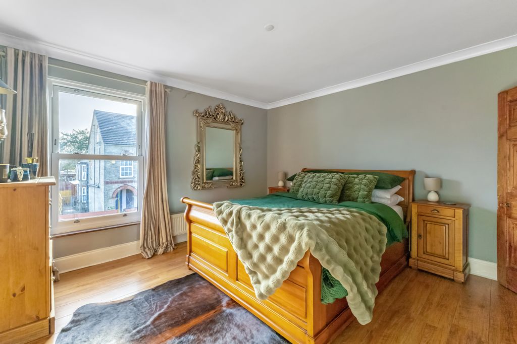 Property photo 1 of 36