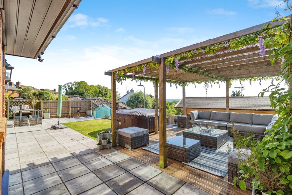 Property photo 3 of 17