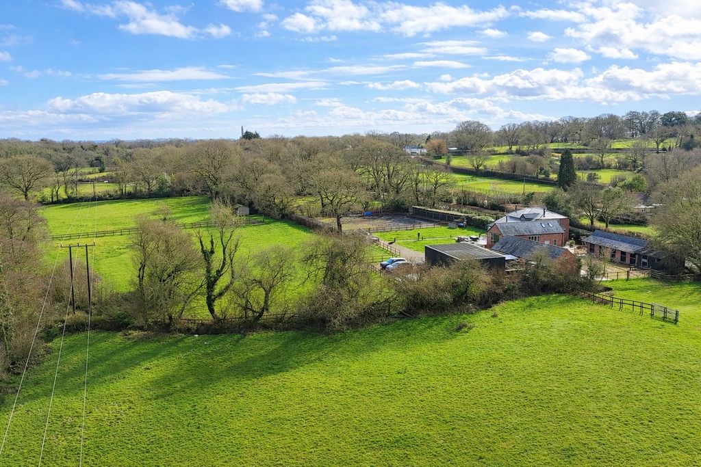 Property photo 2 of 25