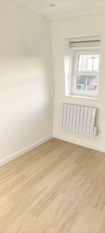 Property photo 3 of 8 Gallery