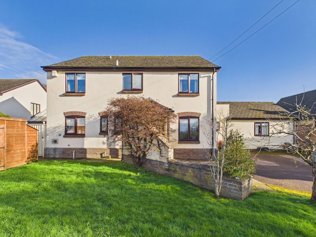 Property photo 1 of 32