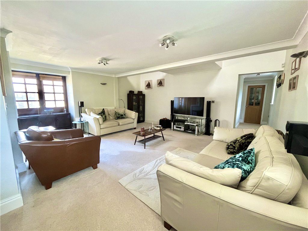Property photo 1 of 22 Living Room