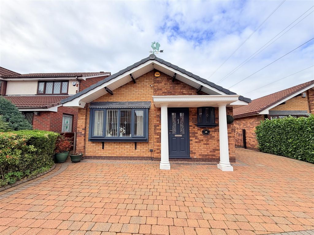 Property photo 1 of 28