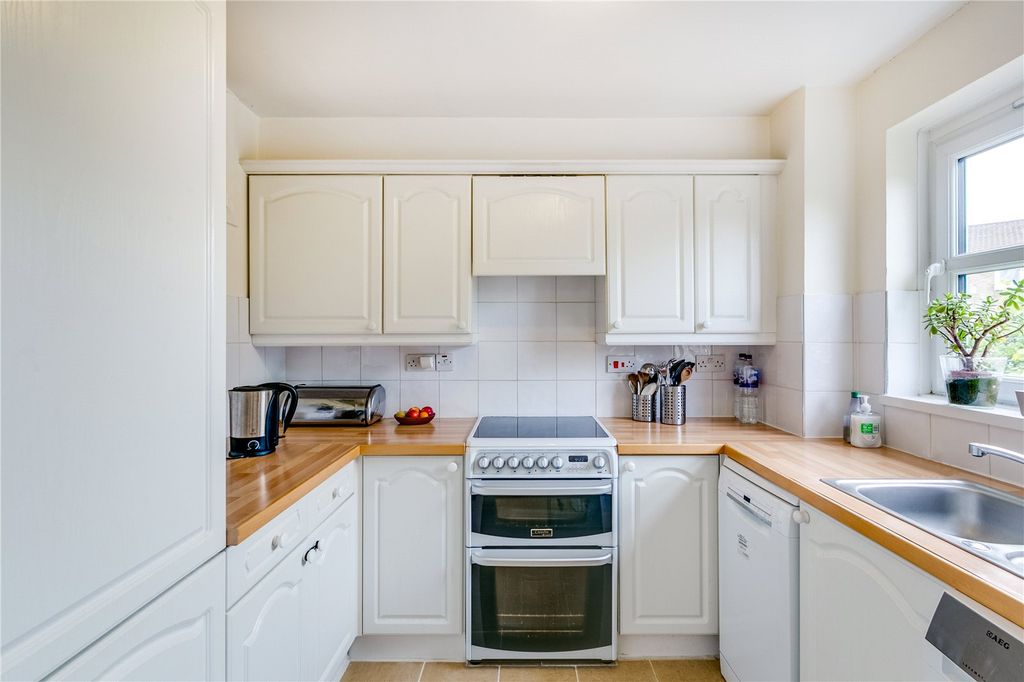 Property photo 2 of 9