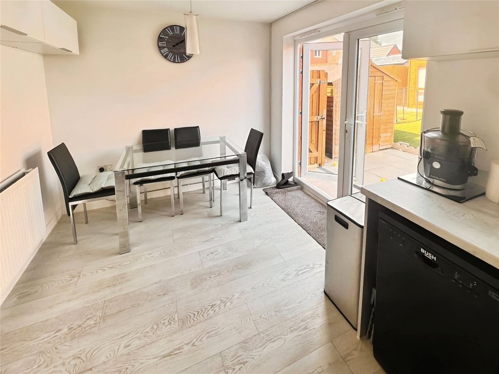 Property photo 3 of 12 Kitchen Diner