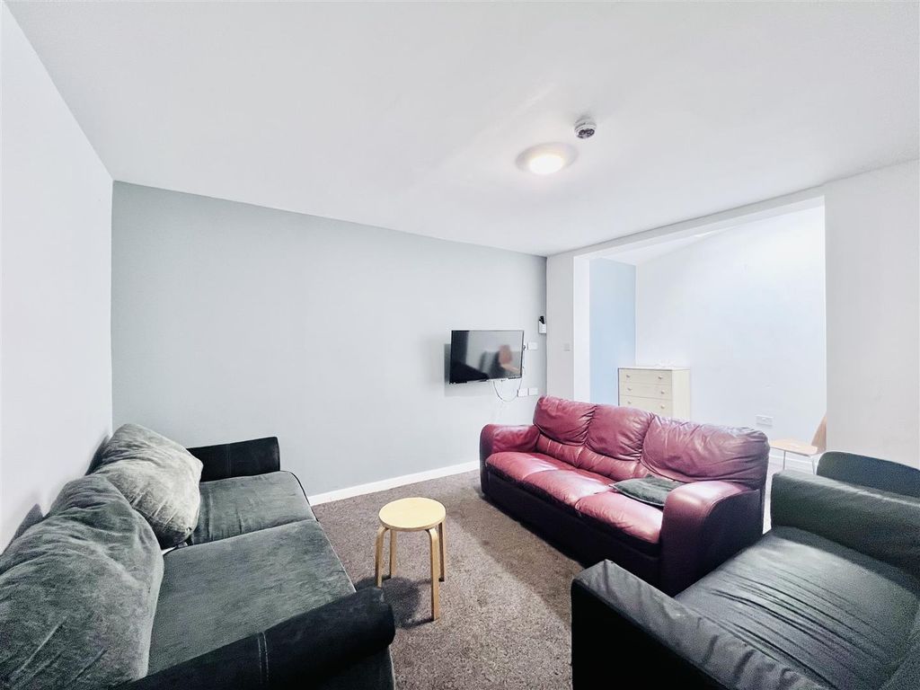 Property photo 3 of 19 Image00003.Jpeg