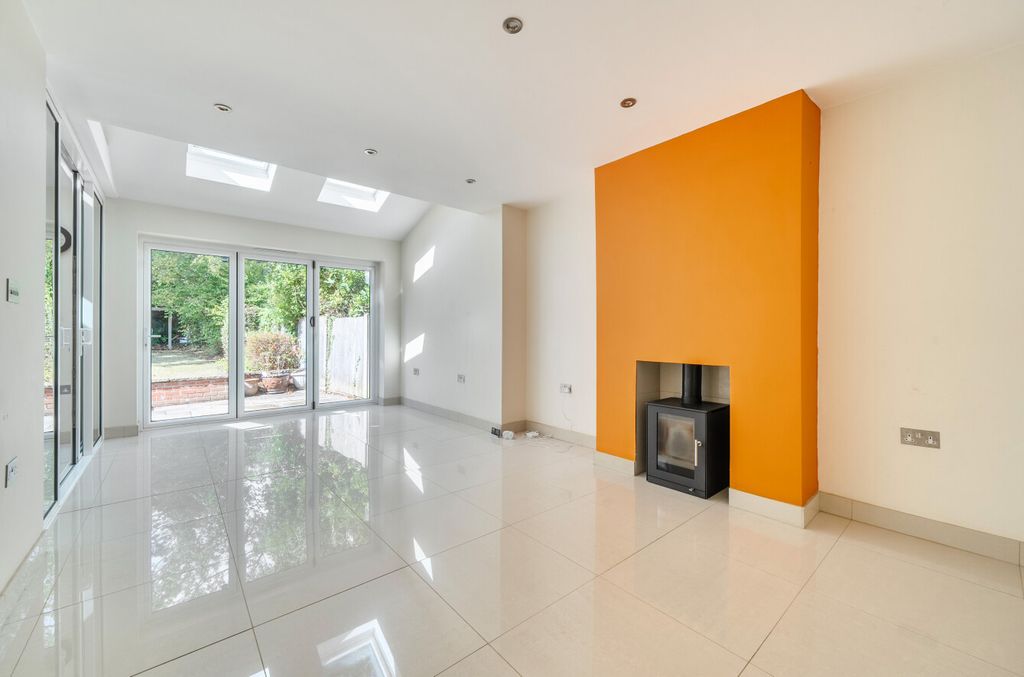 Property photo 2 of 16 1348368-9-68B97d4...
