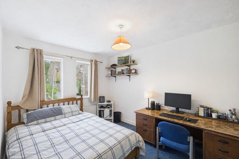 Property photo 1 of 8 Photo 12