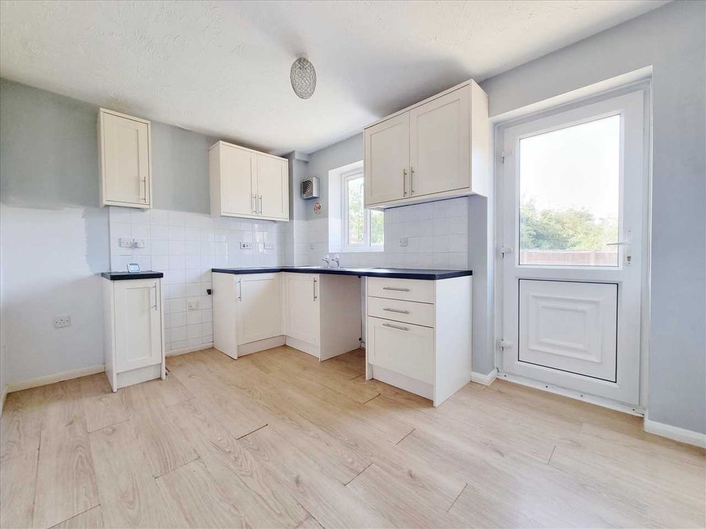 Property photo 3 of 8 Kitchen Diner:
