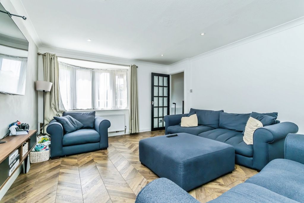 Property photo 2 of 22 Pbox-Img.Jpg