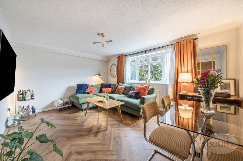 Property photo 3 of 18 c6d9Fe9F-8348-46B...