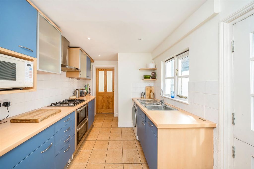 Property photo 3 of 8