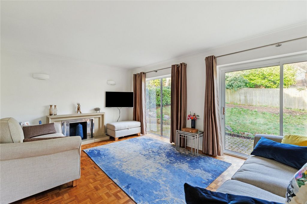 Property photo 2 of 11 Sitting Room