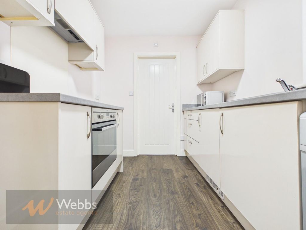 Property photo 3 of 18 Cam05244G0-Pr0267-Still006.Jpg