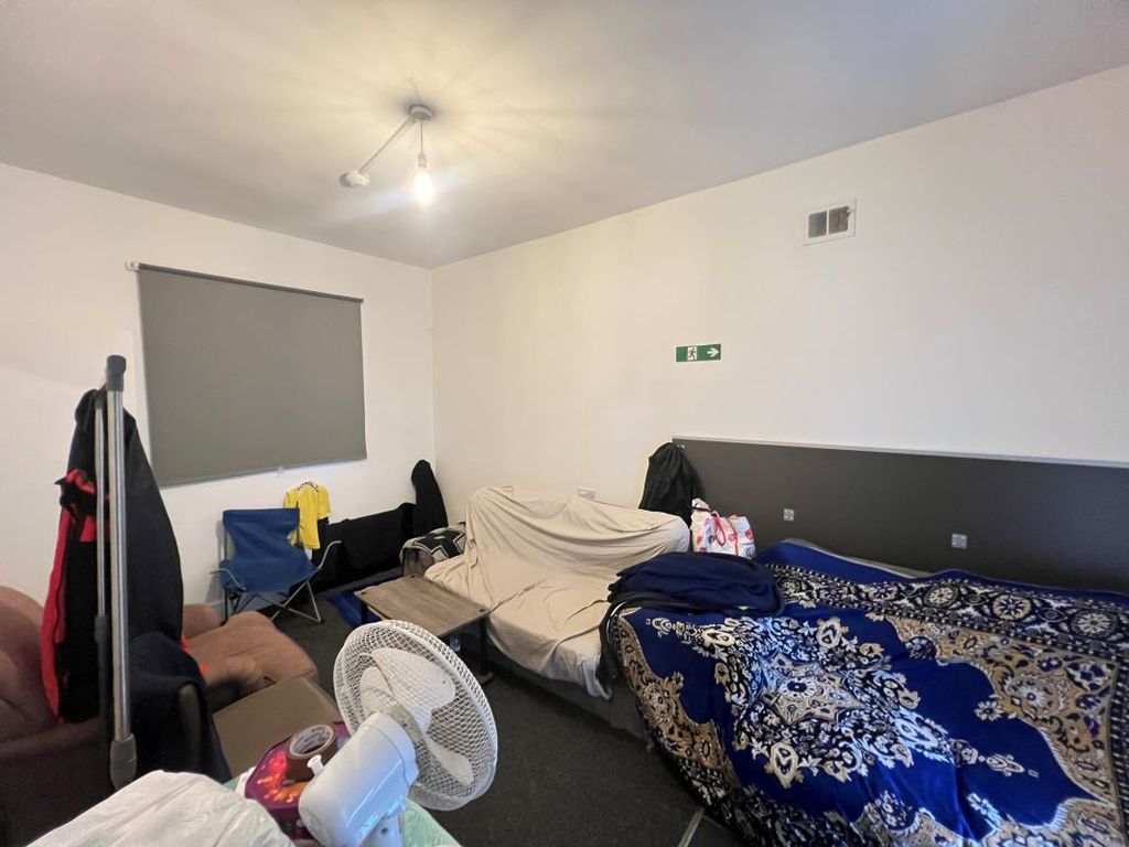 Property photo 3 of 38