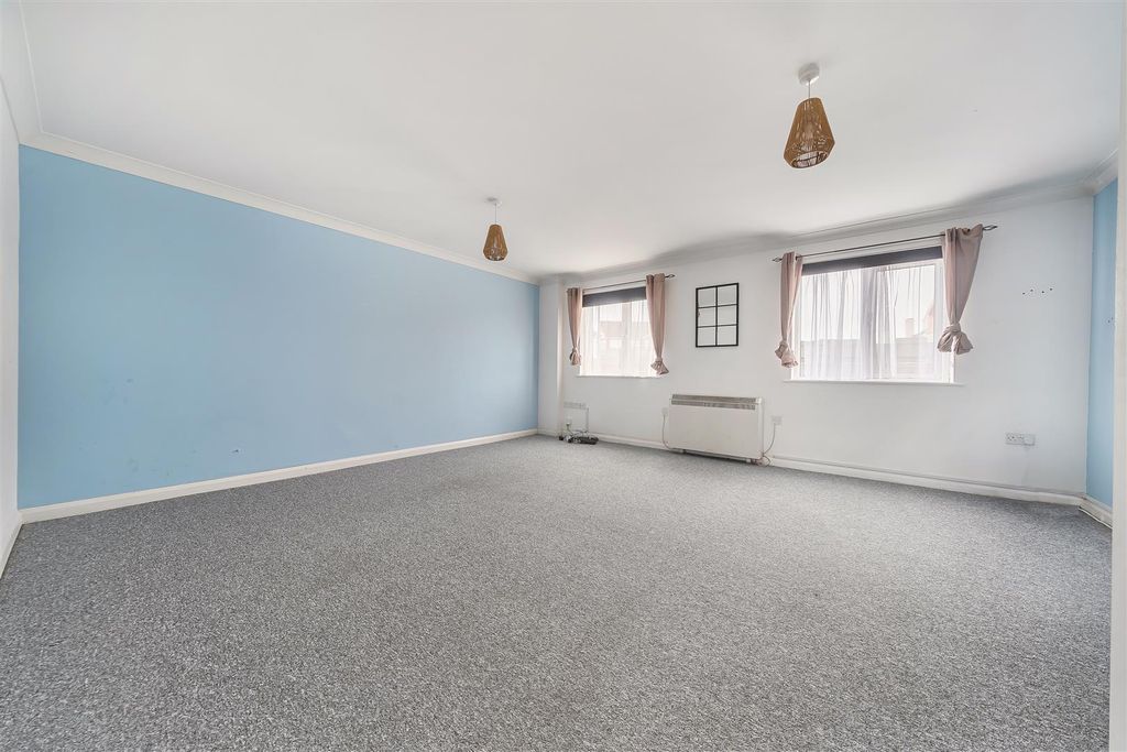 Property photo 3 of 13 Living Room