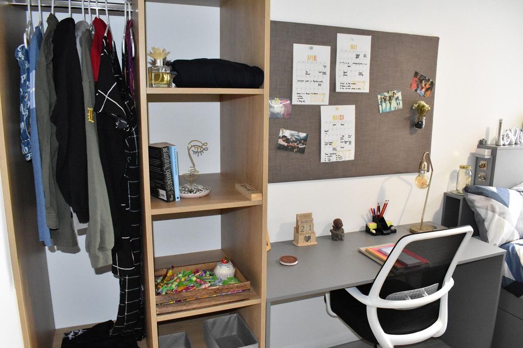 Property photo 3 of 23