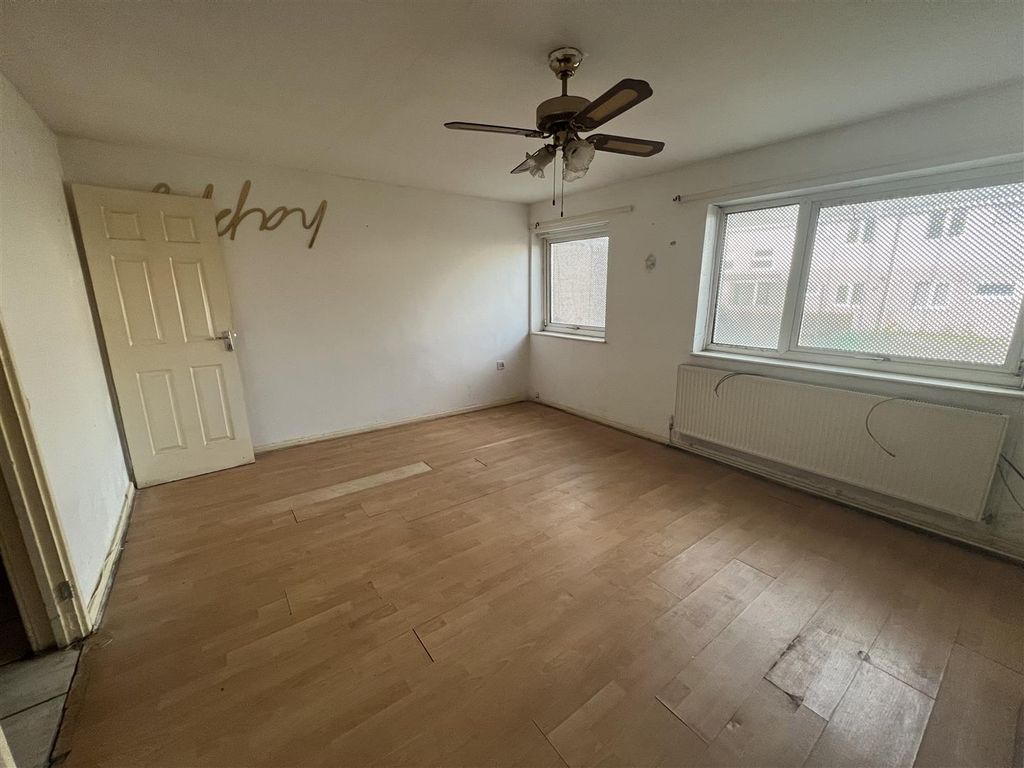 Property photo 2 of 27 Img_1568.Jpg