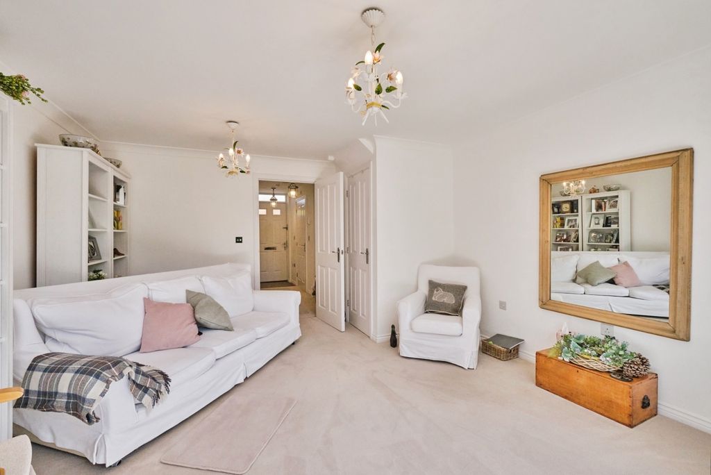 Property photo 3 of 23 Pbox-Img.Jpg