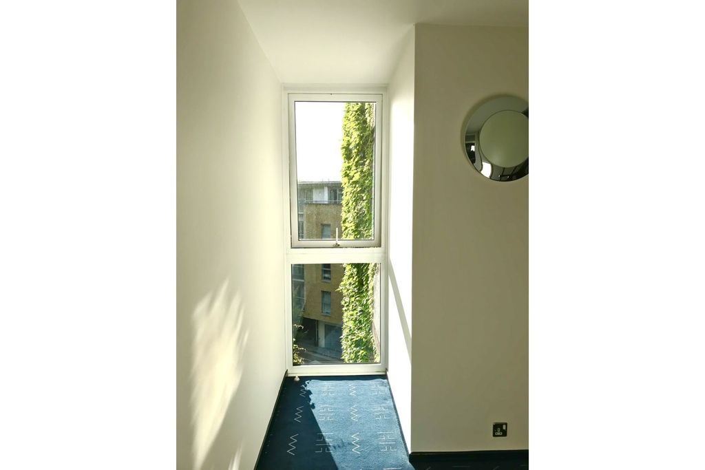 Property photo 2 of 28