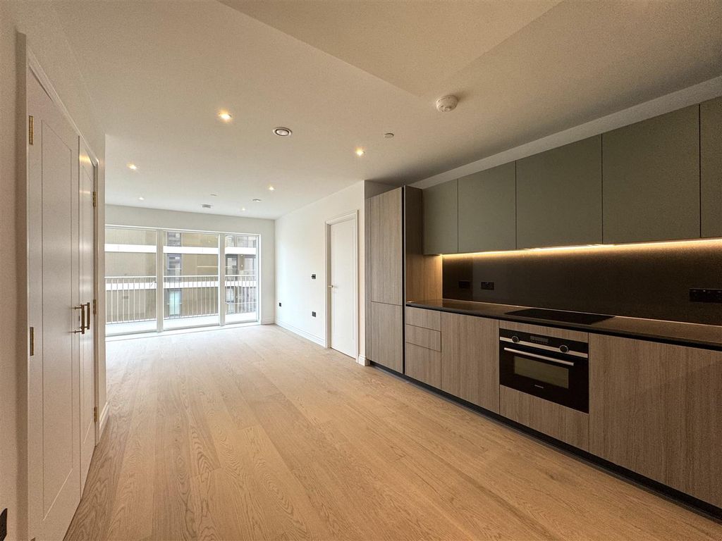 Property photo 2 of 25 Kitchen Pic 4.Jpeg