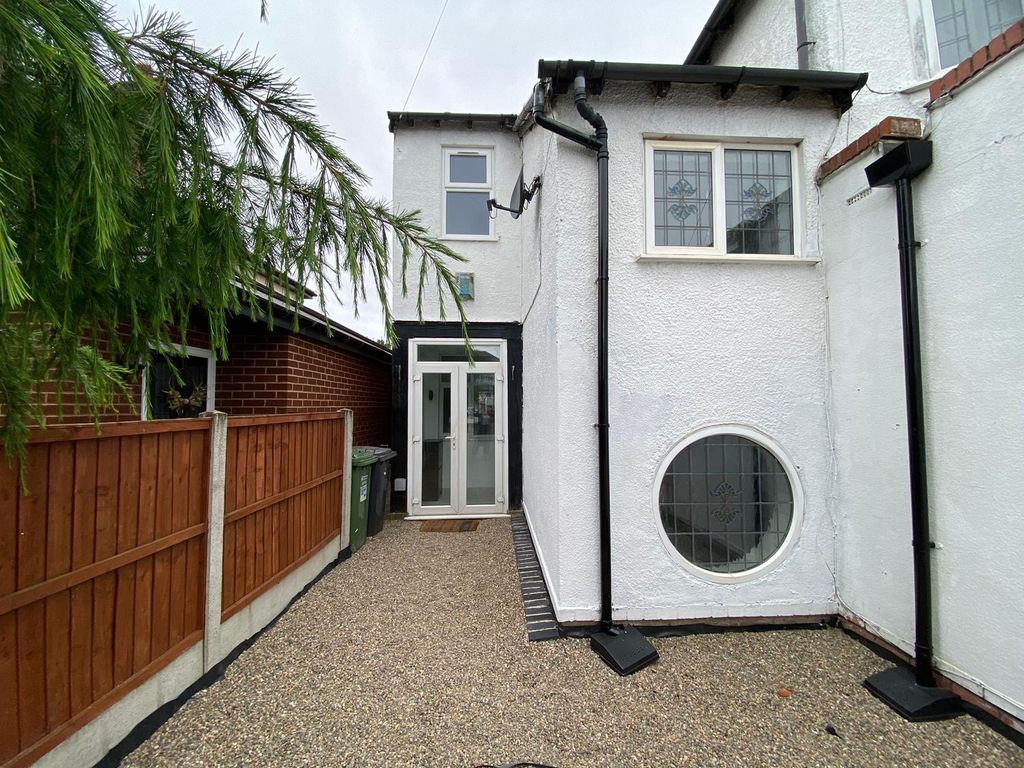 Property photo 1 of 15 Image
