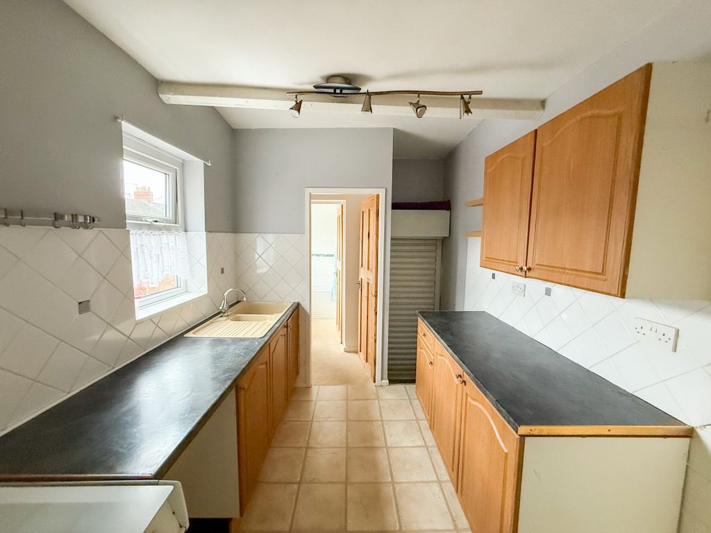 Property photo 3 of 12 Kitchen