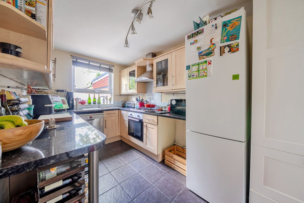 Property photo 3 of 17 1462804-13-6A0Ad9...