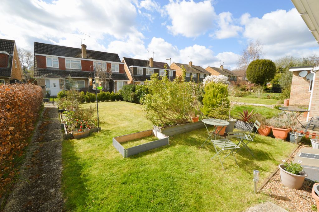 Property photo 2 of 14 Front Garden