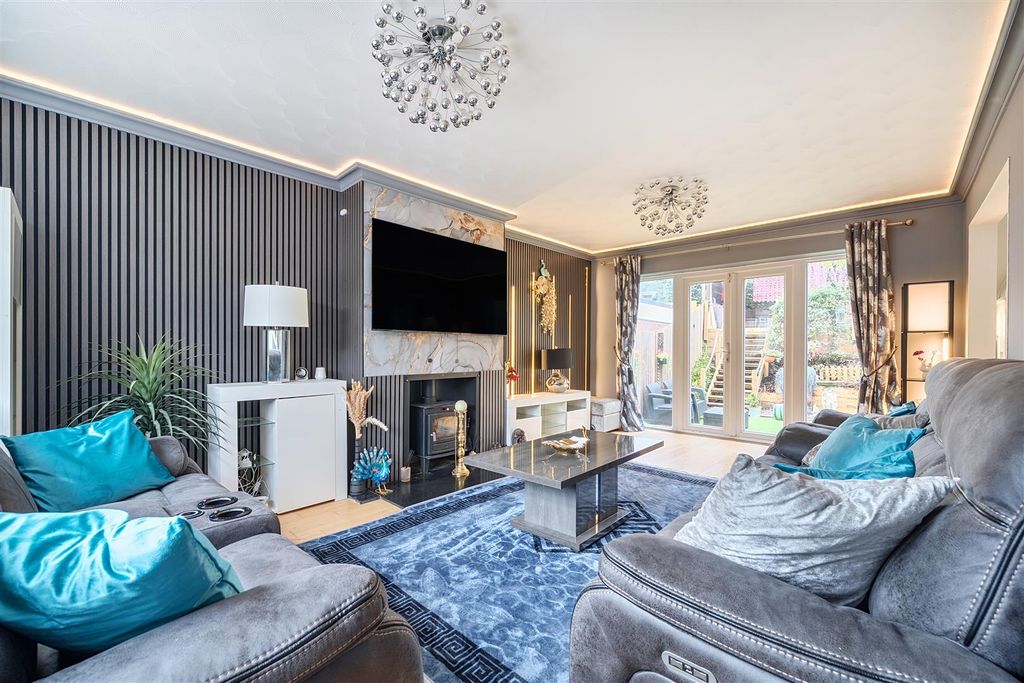 Property photo 2 of 25 1398046-12-696Fb66687159.Jpg