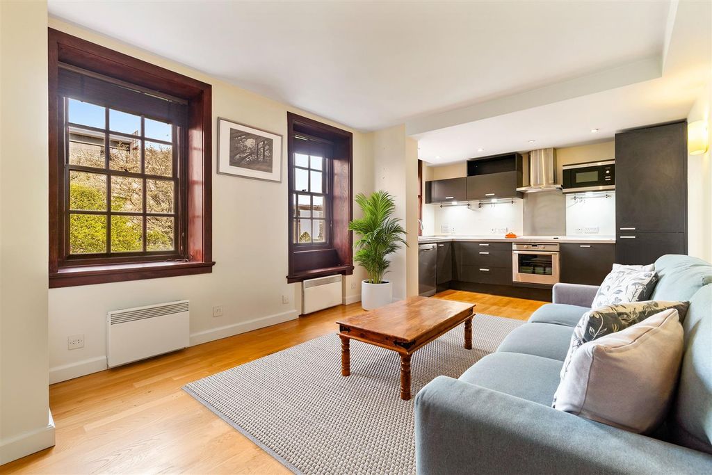 Property photo 1 of 8 Living/Dining/Kitchen