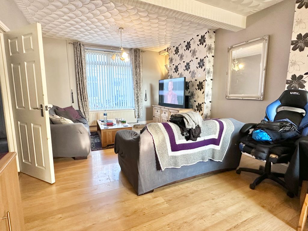 Property photo 3 of 9