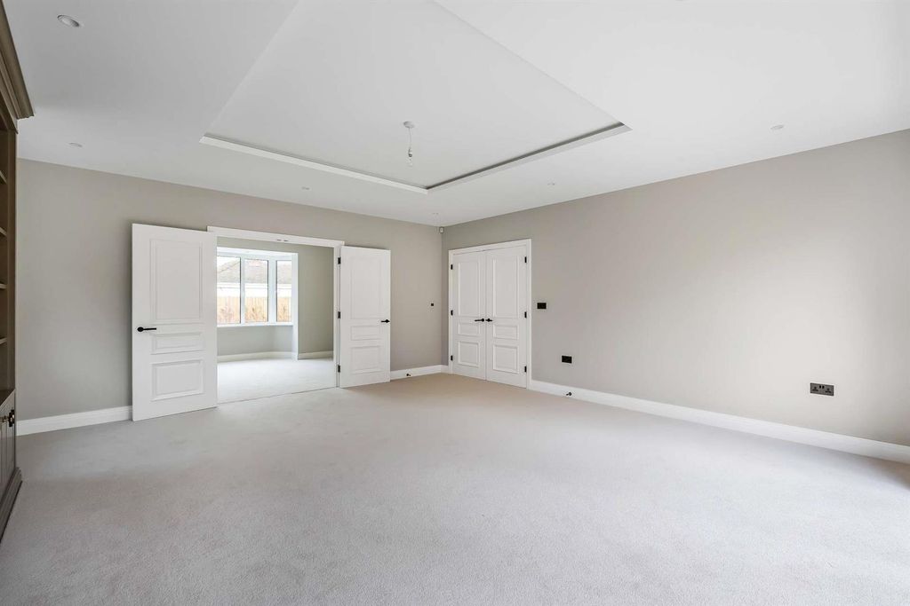 Additional image 11 of 4 bed detached house for saleCross Lanes, Guildford GU1