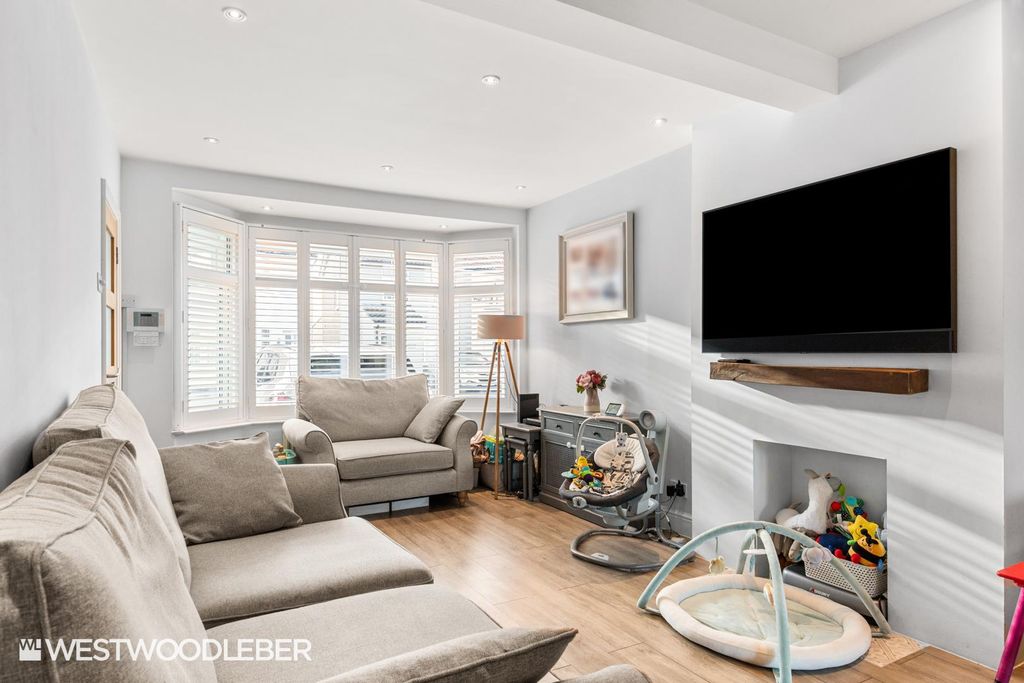 Property photo 2 of 29 Riveravenue_5.Jpg